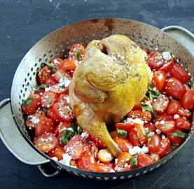 Курица на гриле с томатным соусом (видео)